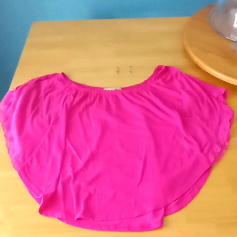 Shirt and earrings